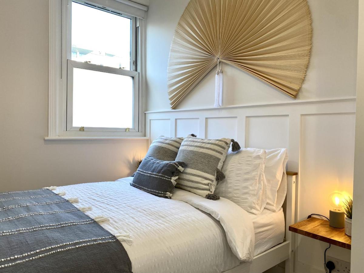 Stunning Beach Themed 2 Bed Apartment Bournemouth Bagian luar foto