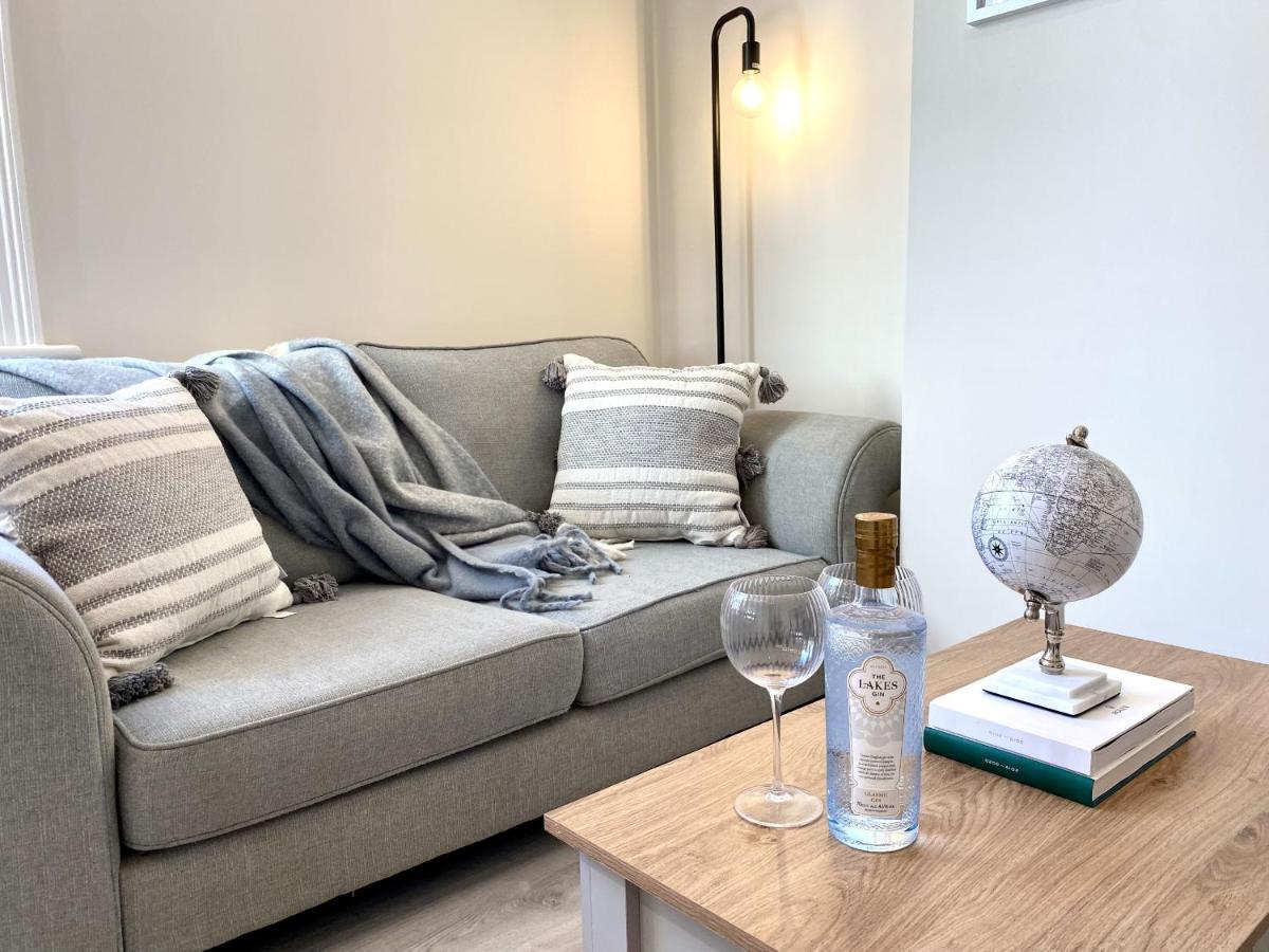 Stunning Beach Themed 2 Bed Apartment Bournemouth Bagian luar foto