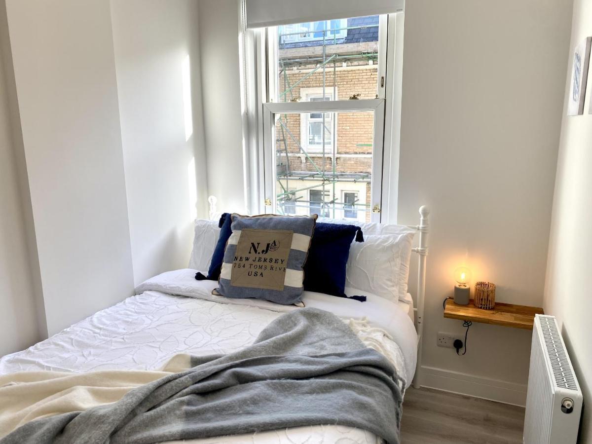 Stunning Beach Themed 2 Bed Apartment Bournemouth Bagian luar foto