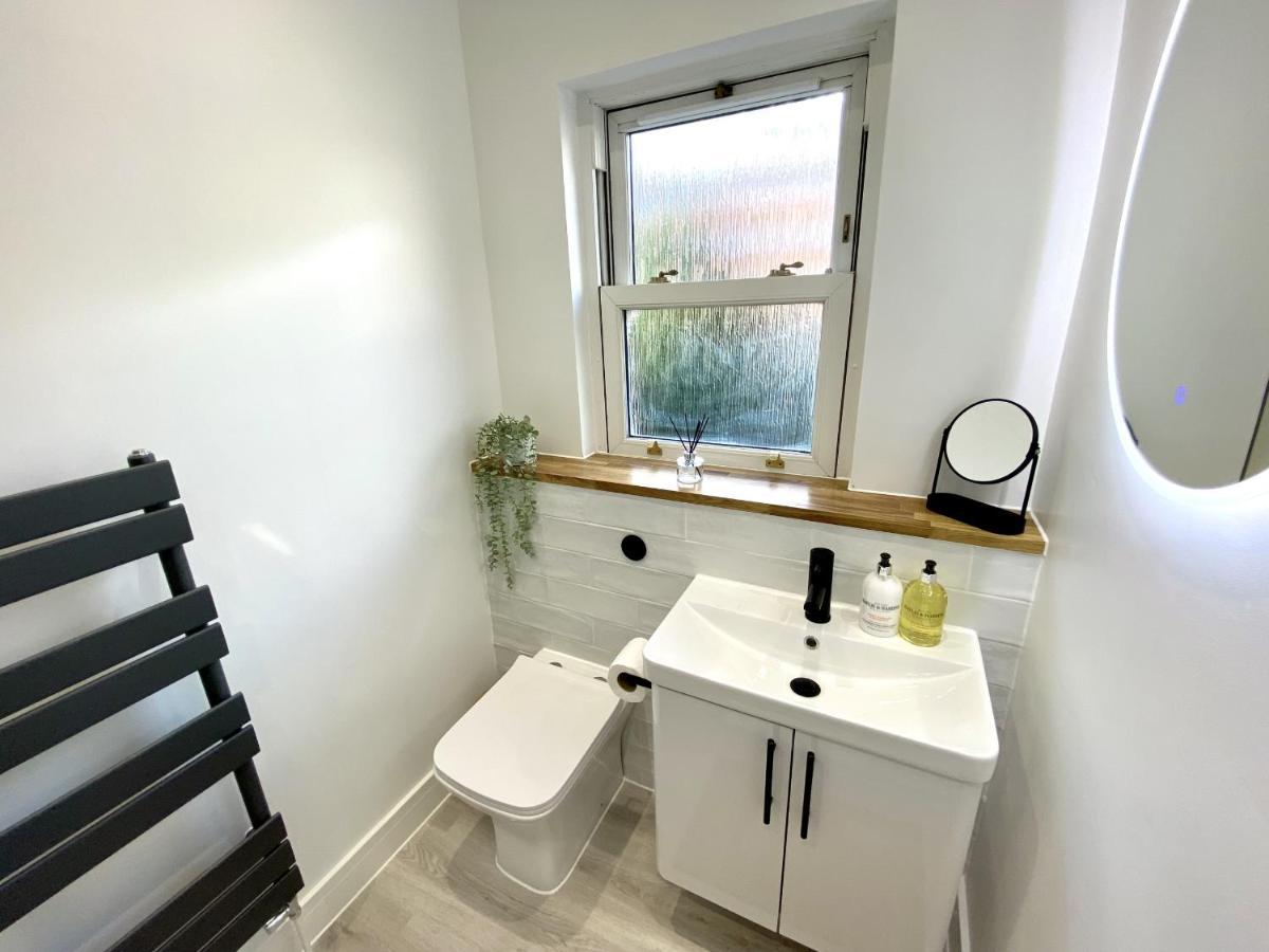 Stunning Beach Themed 2 Bed Apartment Bournemouth Bagian luar foto