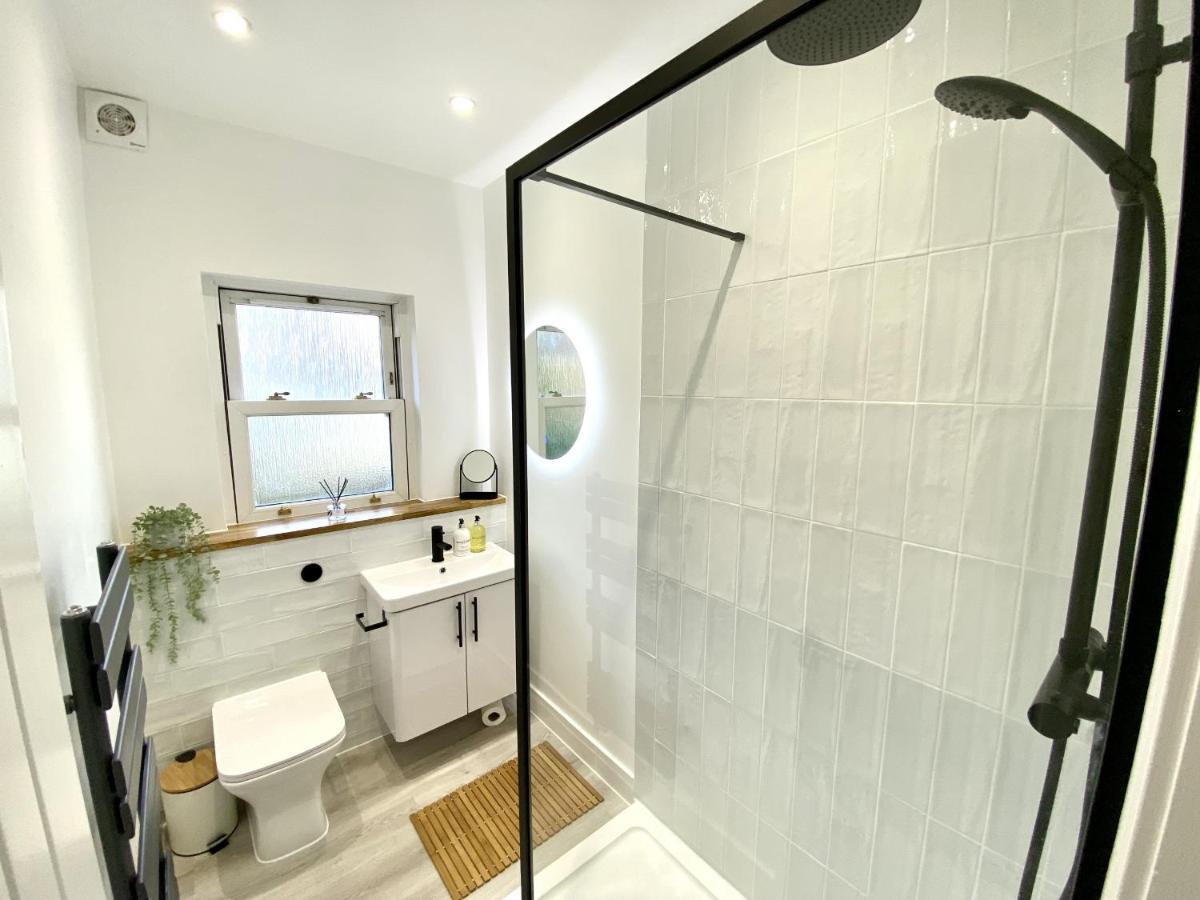 Stunning Beach Themed 2 Bed Apartment Bournemouth Bagian luar foto