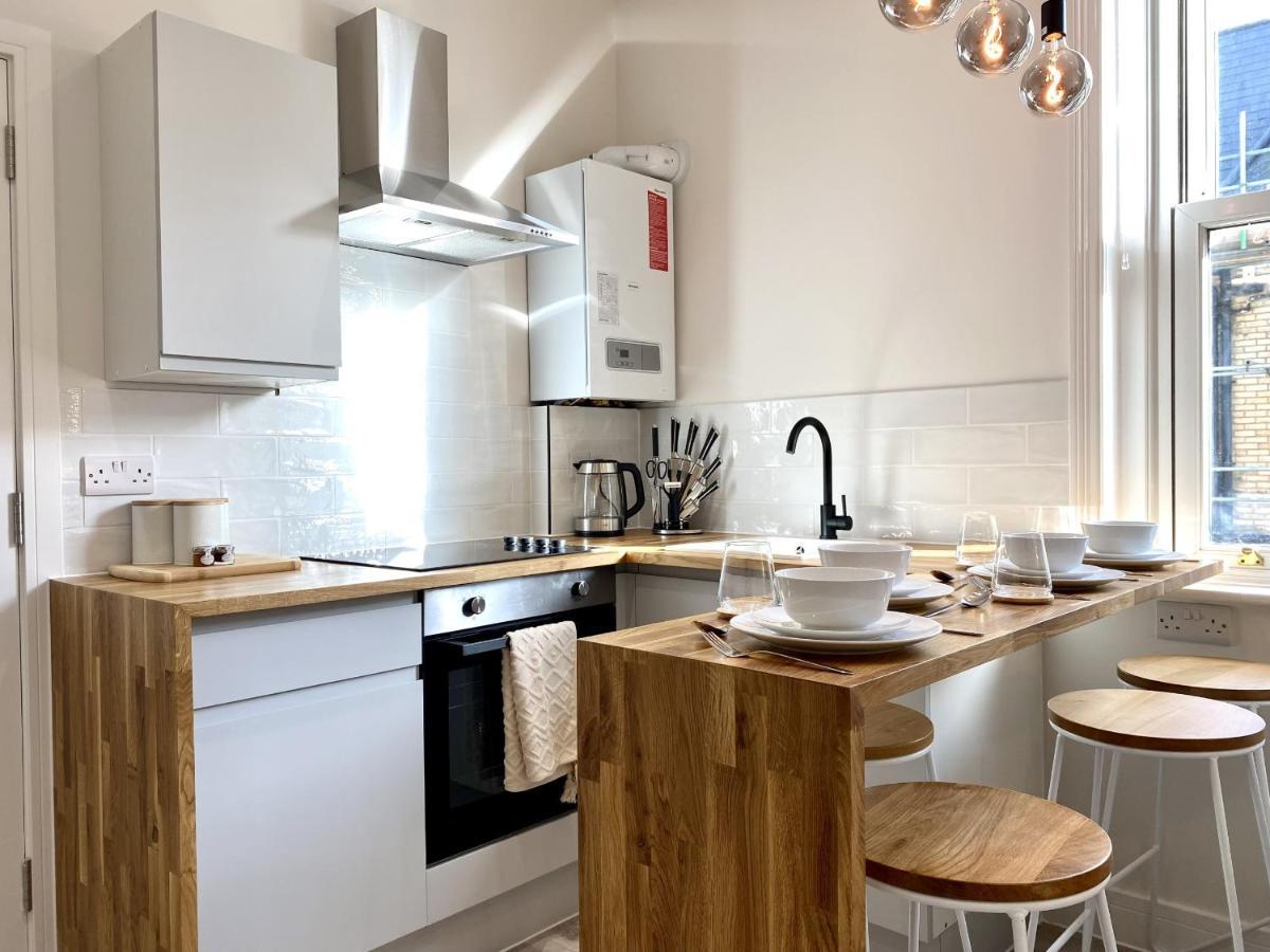 Stunning Beach Themed 2 Bed Apartment Bournemouth Bagian luar foto