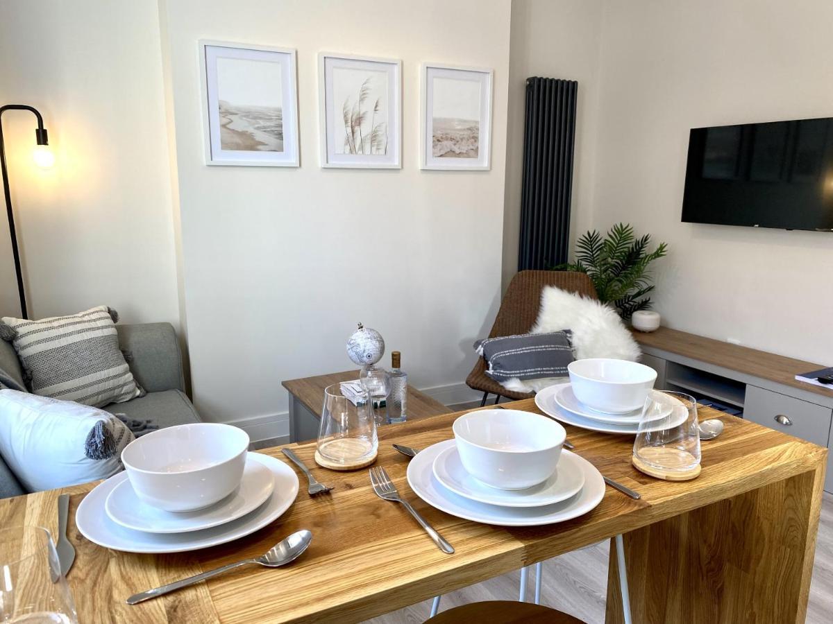 Stunning Beach Themed 2 Bed Apartment Bournemouth Bagian luar foto