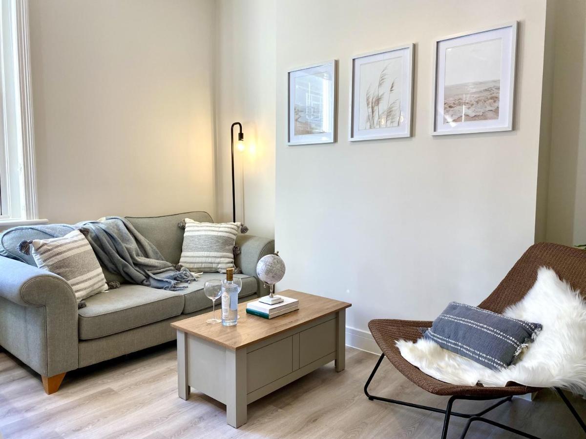 Stunning Beach Themed 2 Bed Apartment Bournemouth Bagian luar foto